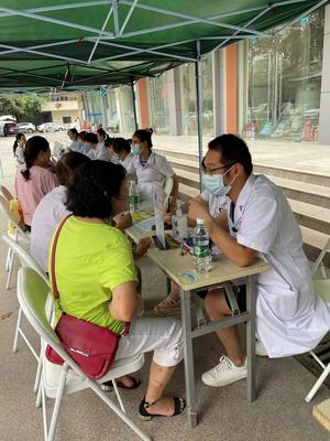 醫幼及場館服務中心組織開展慶祝建黨100周年大型義診活動